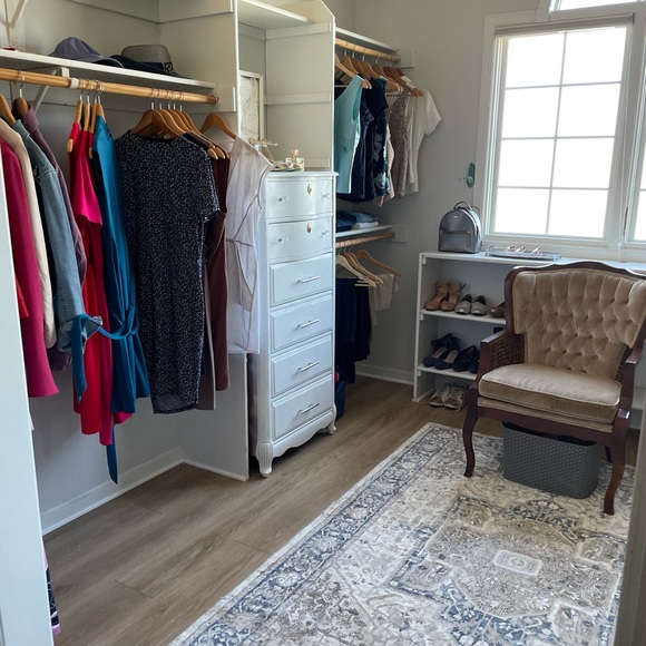 Meet your Posher, Kayla - Picture 2 of 2